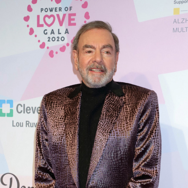 Neil Diamond has 'emotional' video call with Song Sung Blue cast